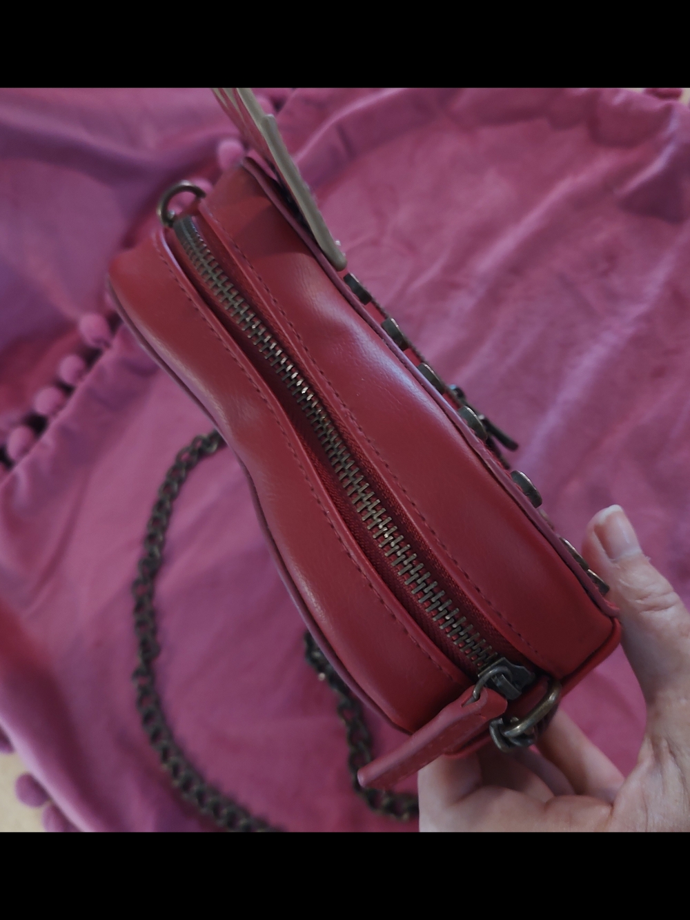 Red Heart Shaped Crossbody with Crown and Studs 👑 - Picture 6 of 8
